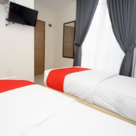 Oyo 251 The Maximus Inn Hotel Palembang Eksteriør billede