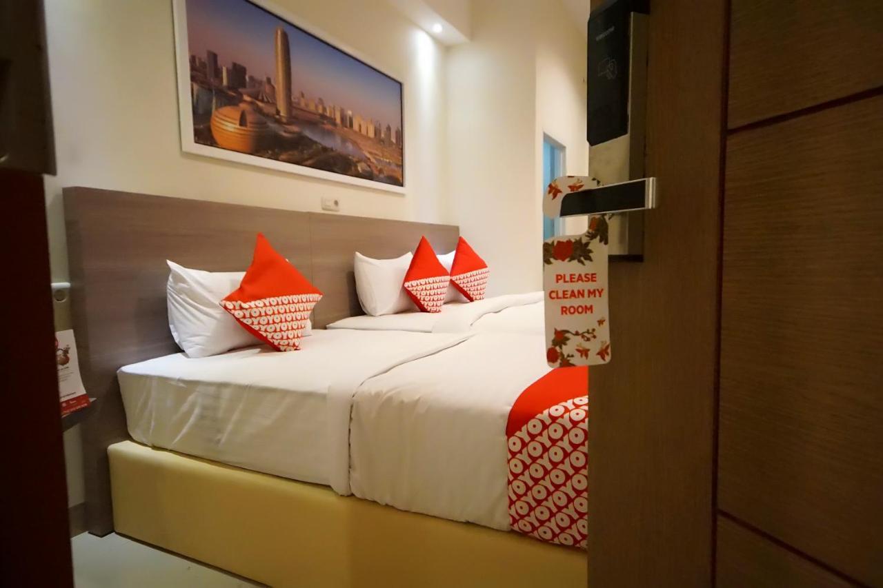 Oyo 251 The Maximus Inn Hotel Palembang Eksteriør billede