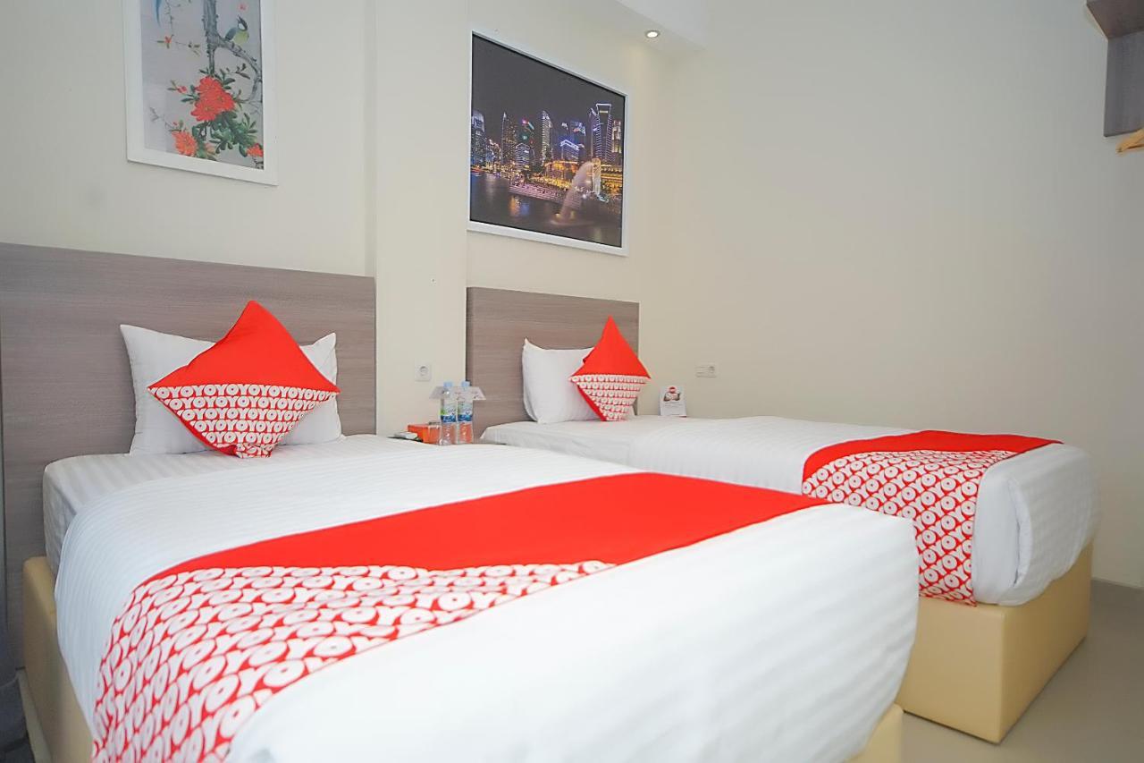 Oyo 251 The Maximus Inn Hotel Palembang Eksteriør billede